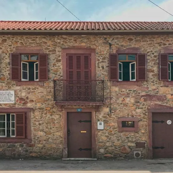 Portantiqua, guest house, hotel in Sarnadela