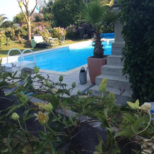 Roulotte de luxe vue mer 180° ,et un ha de verdure, hotel v destinaci Plougastel-Daoulas