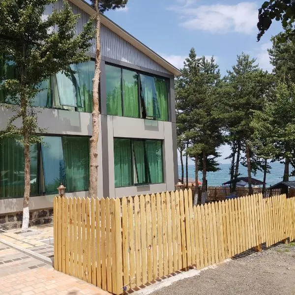 Jrahars Resort, отель в Севане