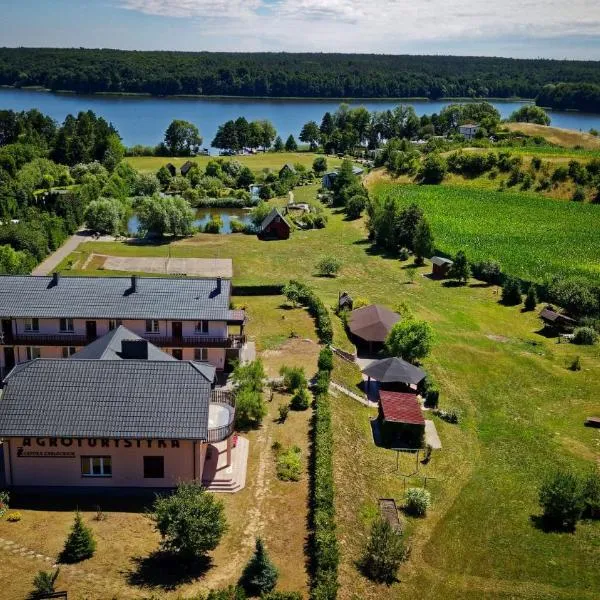 Zatoka Zabłockich, hotel a Żnin