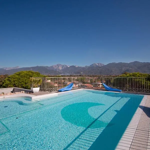 Verdeluna ApartHotel, hotel a Marina di Pietrasanta