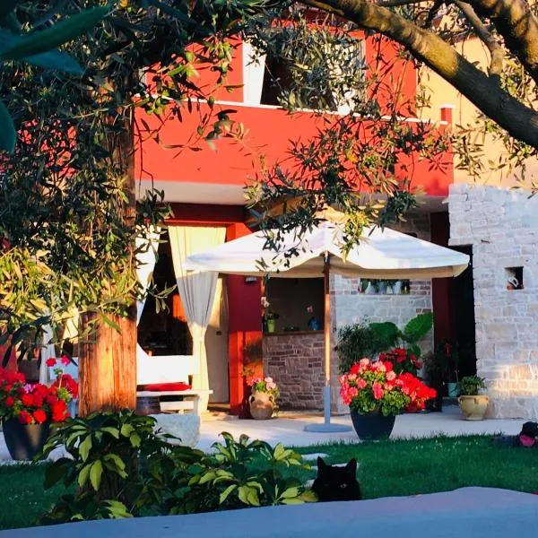 Apartments Casa Garibaldi, hotel Brtoniglában
