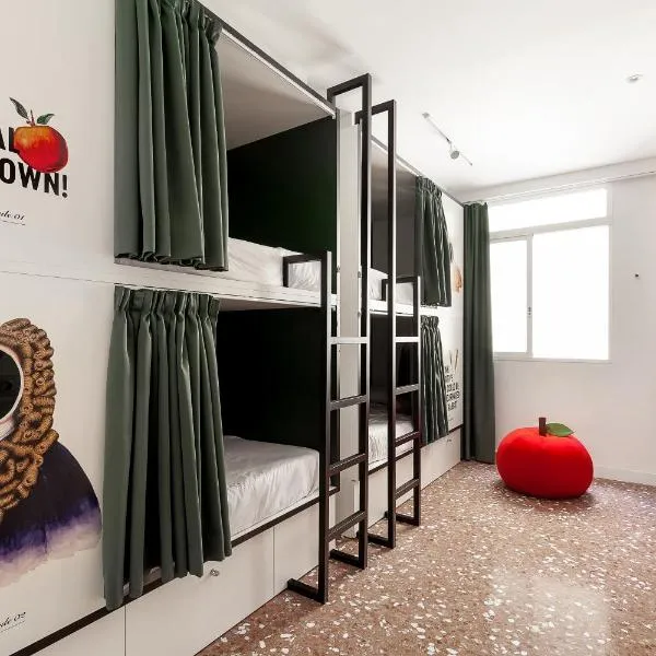 2060 The Newton Hostel, hotel in Madrid