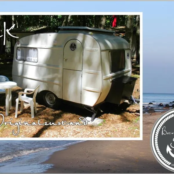 DDR Wohnwagen QEK direkt am Strand, hotel v destinaci Dranske