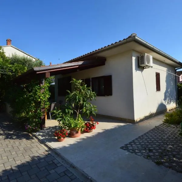 Apartment "Monte", hotel din Pula