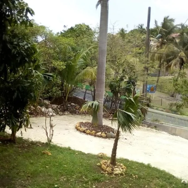 Villa Les Violettes, hotel en Morne-à-lʼEau