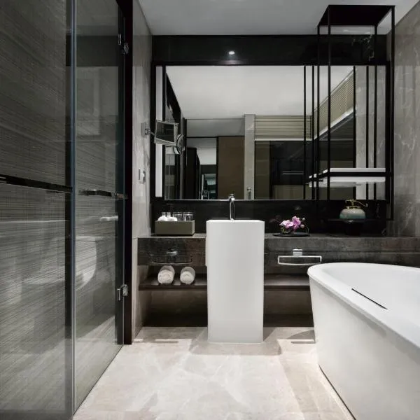 Crowne Plaza Baoji City Center by IHG, hotel in Baoji