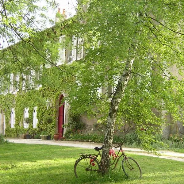 Le Domaine De Pomone, hotel v destinaci Woinville