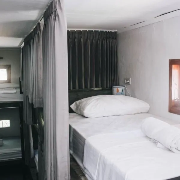 Mellow Hostel, hotel in Kuta Lombok