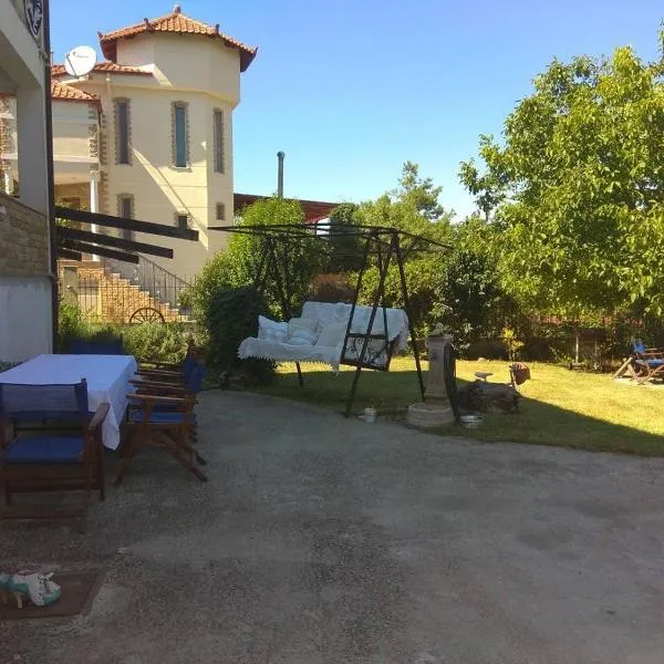 Villa with Garden, hotel a Perea