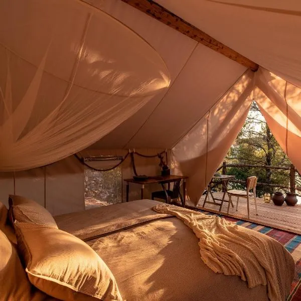 Plage Cachée - Glamping, hotel in Basina