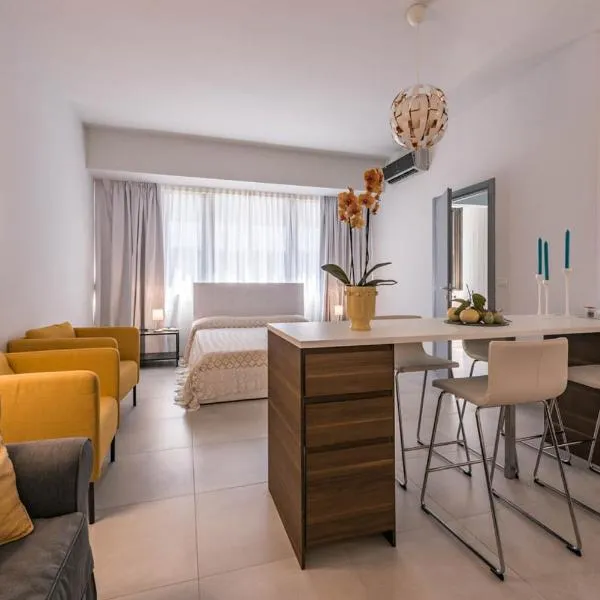 Le Residenze di Don Nino (Suites & Apartments), hotel em Frigole