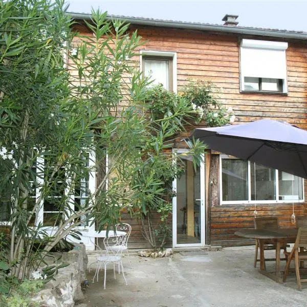 La Maison WOAN centre de Marciac, hotel v destinaci Marciac