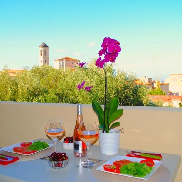 APPART CLIMATISE / TERRASSE A 2 MIN DE LA PLAGE, hotel v destinaci LʼÎle-Rousse