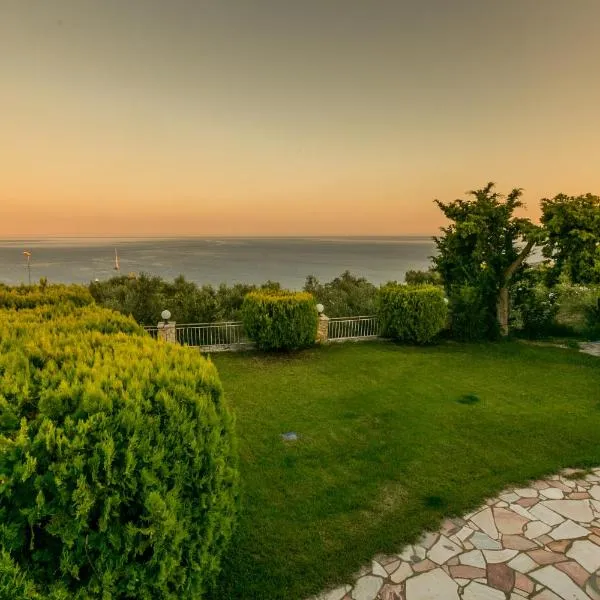 Koroni Zaga Beach- Seascape Luxury Villa Costiana, hotel v destinácii Koroni