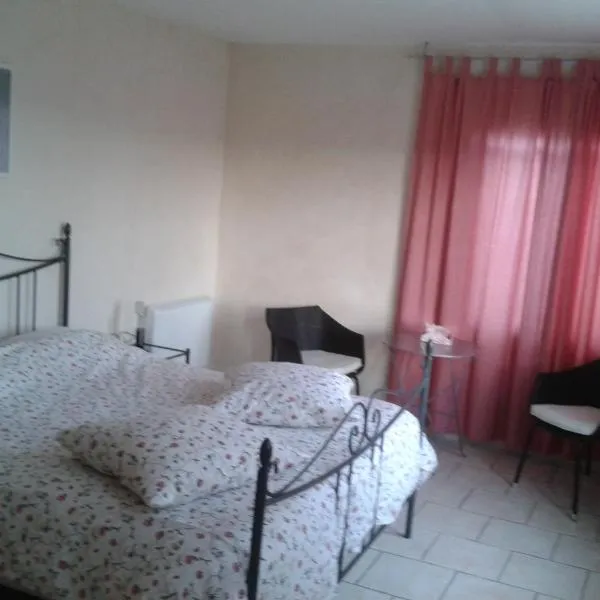 Chambres d'hôtes La Prairie, hotel in Saint-Germain-les-Paroisses