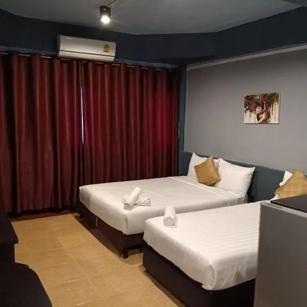 M Place: Ban Pong Daeng şehrinde bir otel