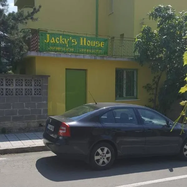 Viesnīca Jacky's House pilsētā Černomoreca