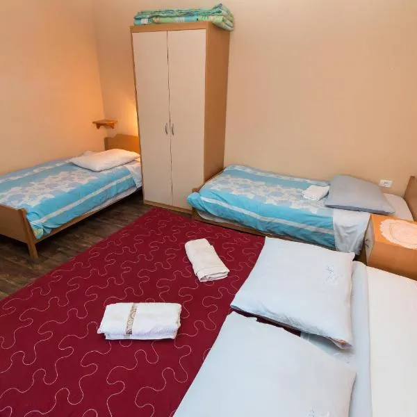Sobe in apartma Pilih, hotel v destinaci Vipava