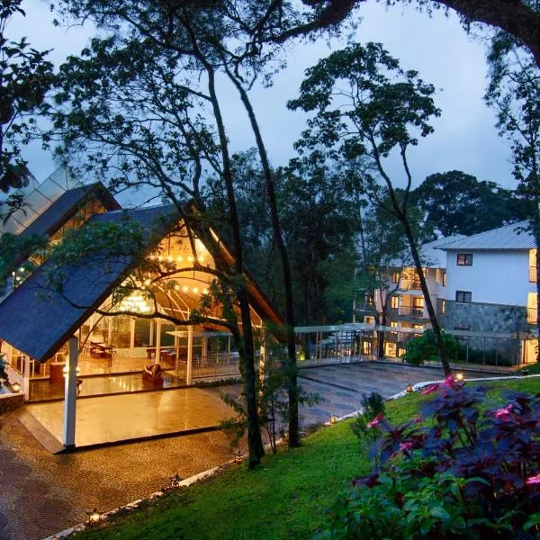Elixir Hills Suites Resort and Spa, hotel in Viripara