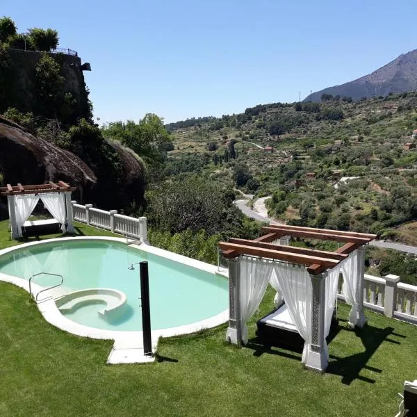 Hostal El Cerro - Only Adults, hotel v destinácii Pedro Bernardo