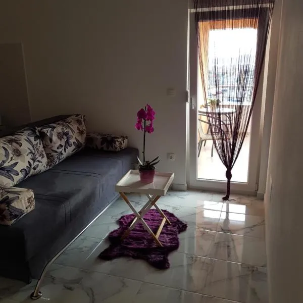 Studio Apartment Lili, hotel v destinaci Zadar