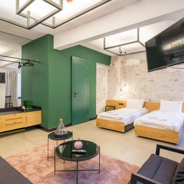 R34 Boutique Hotel، فندق في صوفيا