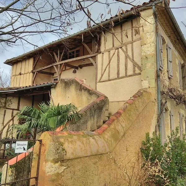 "Au campaner" chambres dans maison gasconne – hotel w mieście Barran