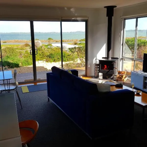 Coorong Waterfront Retreat, hotel en Meningie