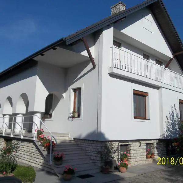 Virágos Vendégház Balatonfüred, hotel v Balatonfürede