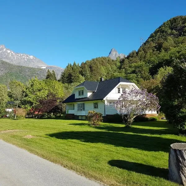 Viesnīca Nora Gård pilsētā Ondalsnesa