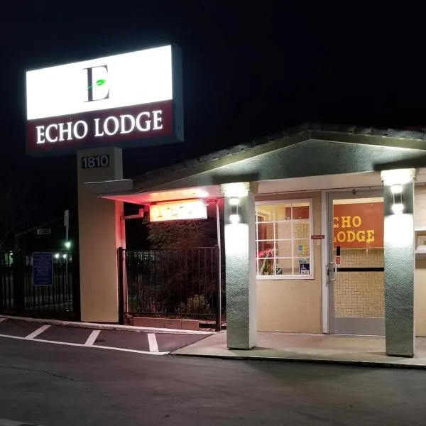 Echo Lodge, hotel v destinaci West Sacramento