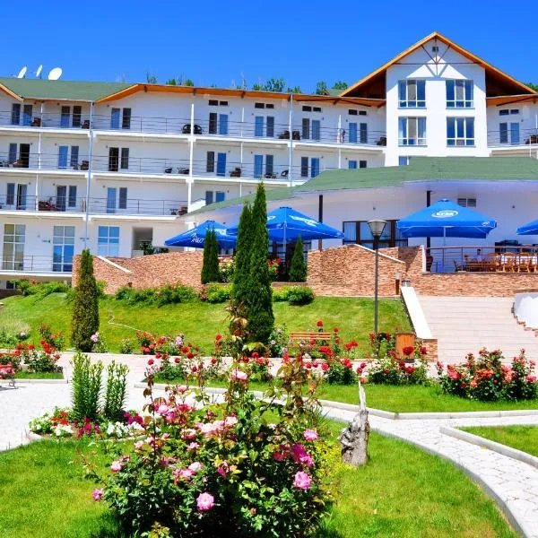 カプリズ イシク クル リゾート（Kapriz Issyk Kul Resort）、チョルポン・アタのホテル