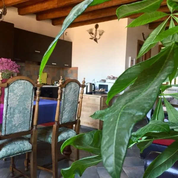 casa accogliente vista lago, hotel v destinaci Alserio