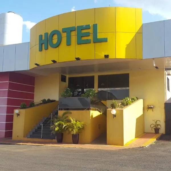 Hotel Peroza Corbelia, hotel em Corbélia