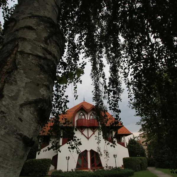 Grantek Üdülőház, hôtel à Balatonőszöd