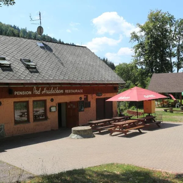 Pension Pod Hrádečkem, hotel a Höllenhäuser