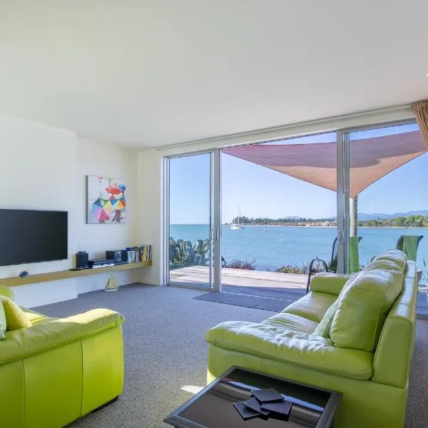 Mapua Wharfside Apartments, hotel in Mahana