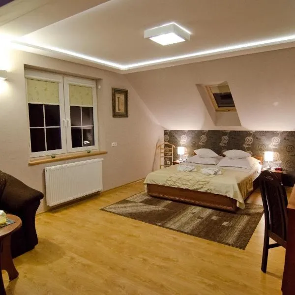 Gościniec Pod Sosnami Drzonków, khách sạn ở Zielona Góra
