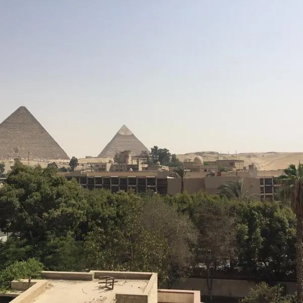 H100 Pyramids View, hotel in Giza