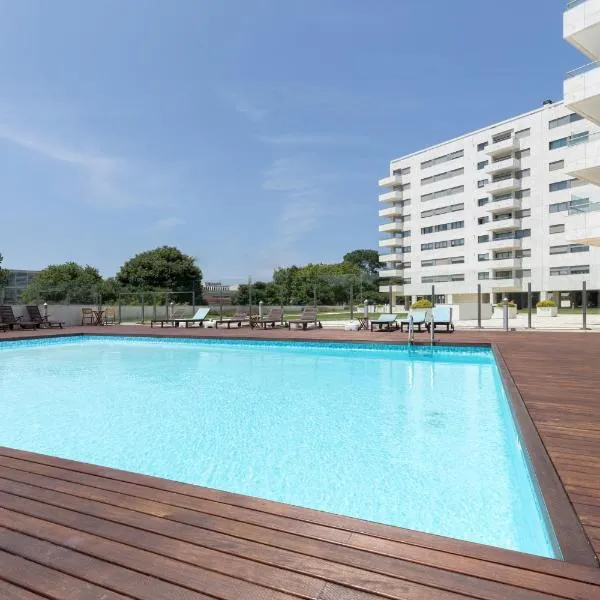 Deluxe Condominium with Ocean View, hotel in Porto