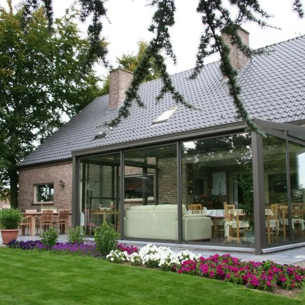 B&B Artiriacumhoeve, hotel v destinaci Zedelgem