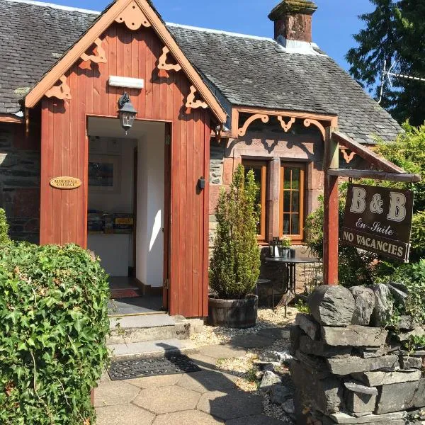 Alderdale B&B, hotel v destinaci Luss