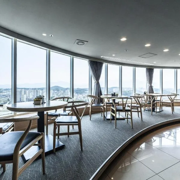 Gangneung Tourist Hotel, hotel v destinaci Kangnung