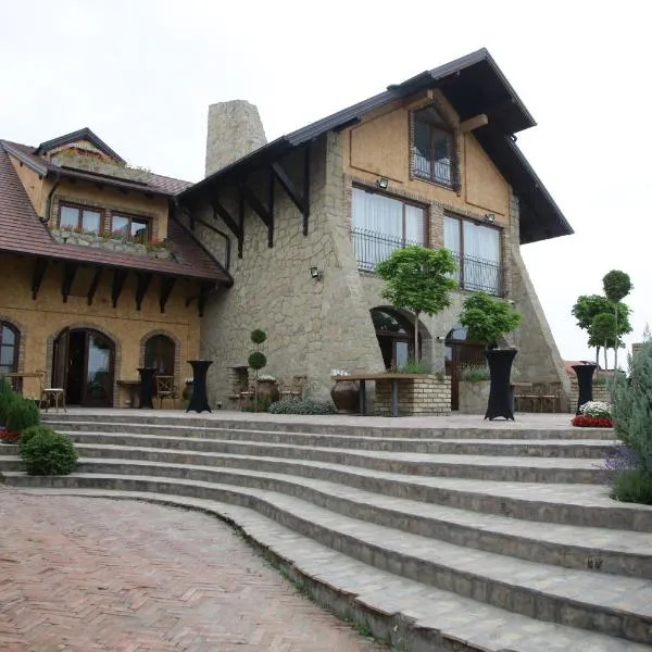 Crepaja에 위치한 호텔 Garni Hotel Chicha - Winery ŠKRBIĆ