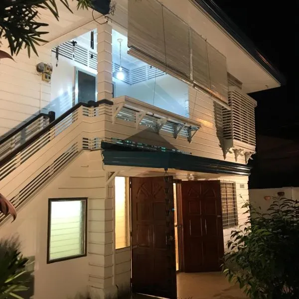 Casa Arrieta Hostel โรงแรมในดูมาเกเต