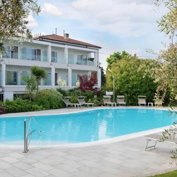 Hotel Giulietta Romeo – hotel w mieście Lazise