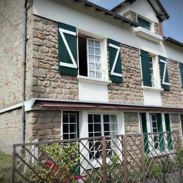 Maison Raffinee, hotel v destinaci Treignac
