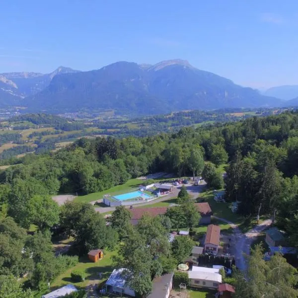 Team Holiday - Camping Le Balcon de Chartreuse, hotell i Saint-Christophe-sur-Guiers