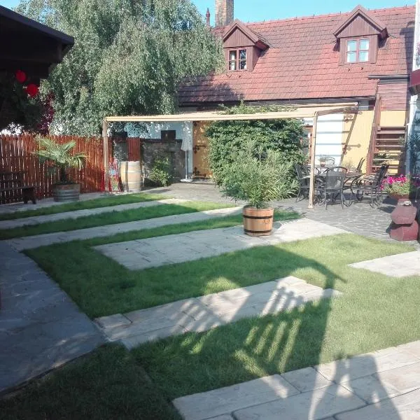Hostinec a penzion Dolní Dvůr, hotel v destinaci Veřovice